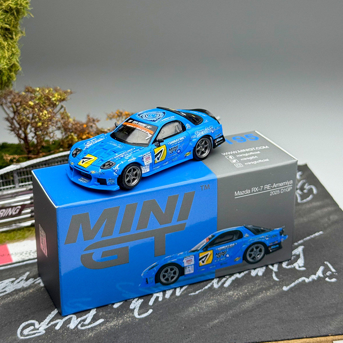 MINIGT 1:64 Mazda RX-7 RE-Amem – Die Cast Car 1 64 Bewertung und Preis